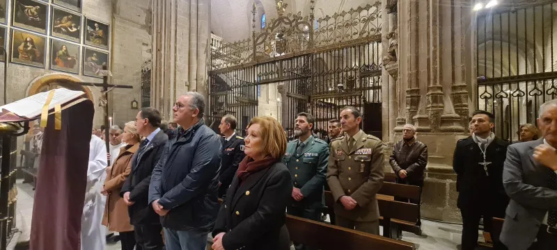 La catedral se llena para despedir a Benedicto XVI