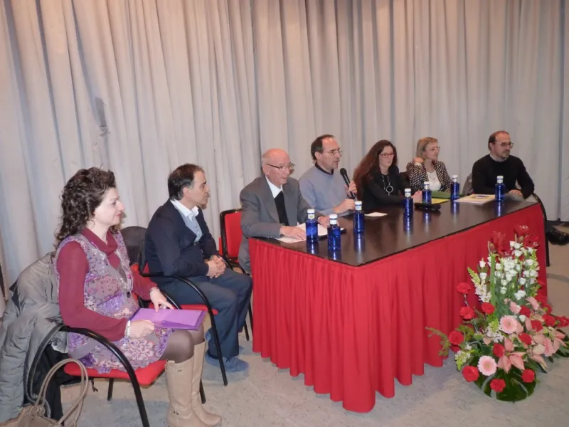 25 aniversario de Proyecto Hombre. Mesa redonda "Los orígenes de Proyecto Hombre. Ayer y hoy"