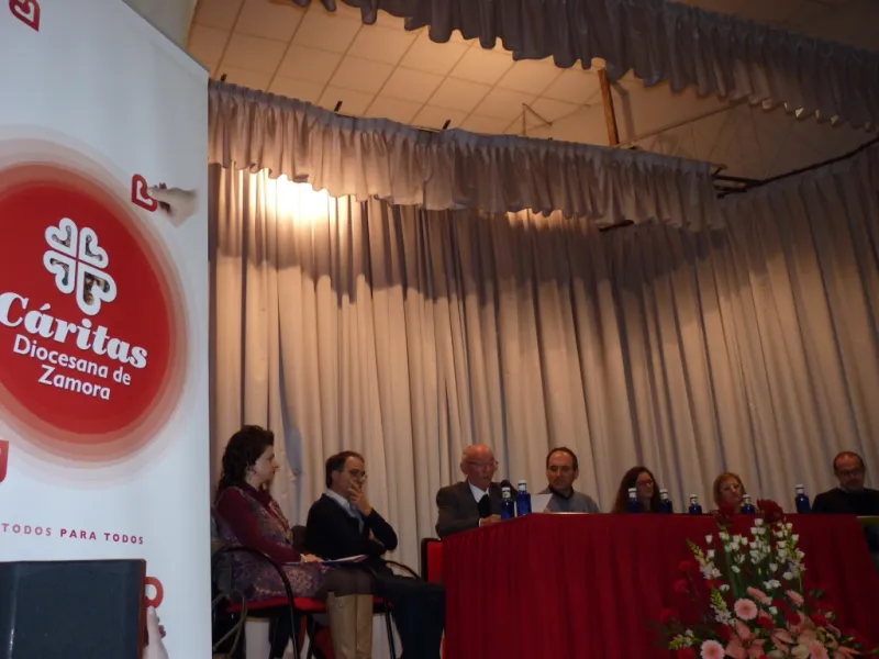 25 aniversario de Proyecto Hombre. Mesa redonda "Los orígenes de Proyecto Hombre. Ayer y hoy"