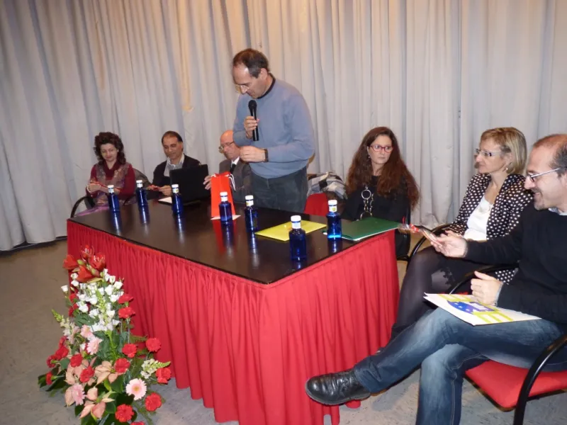 25 aniversario de Proyecto Hombre. Mesa redonda "Los orígenes de Proyecto Hombre. Ayer y hoy"