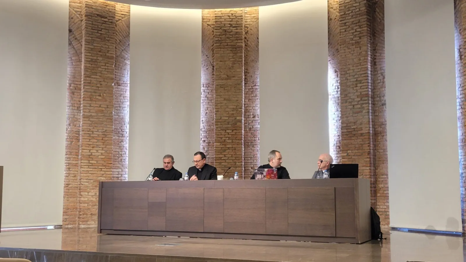 El vicario general presenta la experiencia de la diócesis en la jornada nacional de vicarios