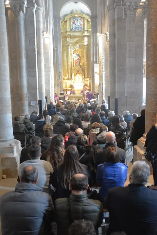 Enrique Alonso y Víctor Jambrina celebran el rito de admisión a las sagradas órdenes