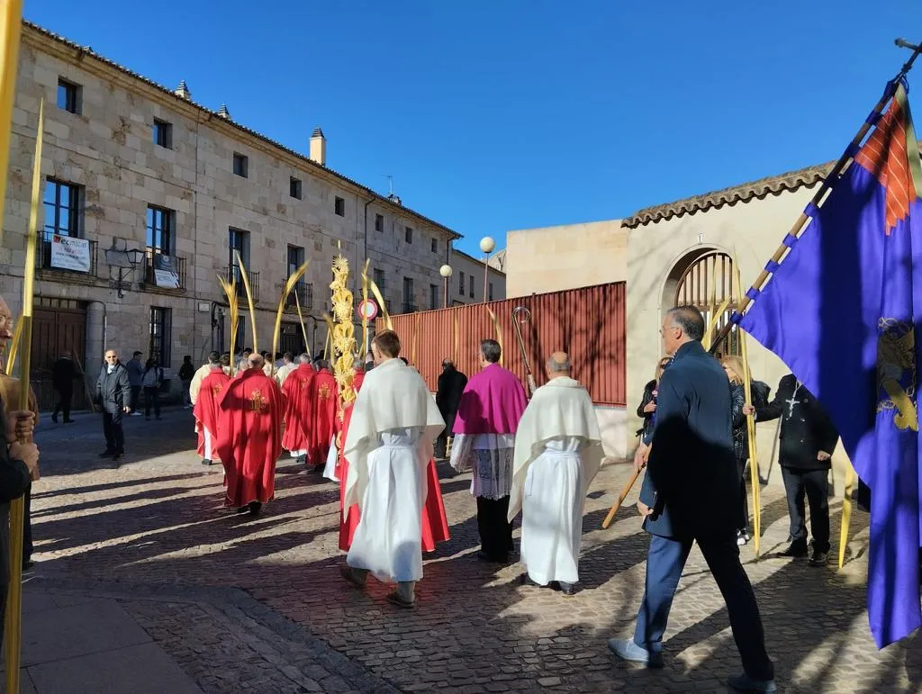 Domingo de Ramos: "En la cruz todos tenemos acceso al Padre".