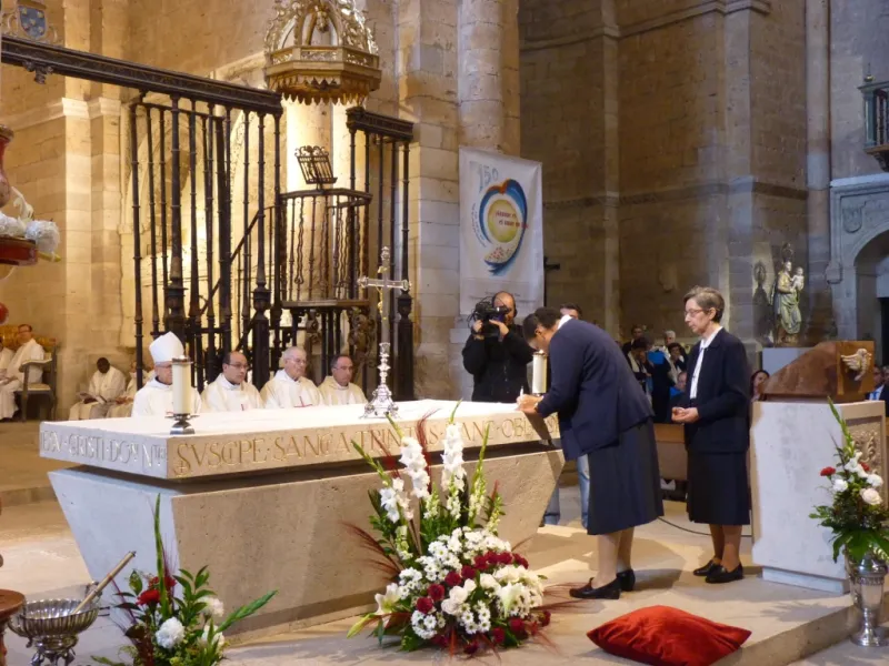 CL Anviersario de las Hermanas del Amor de Dios