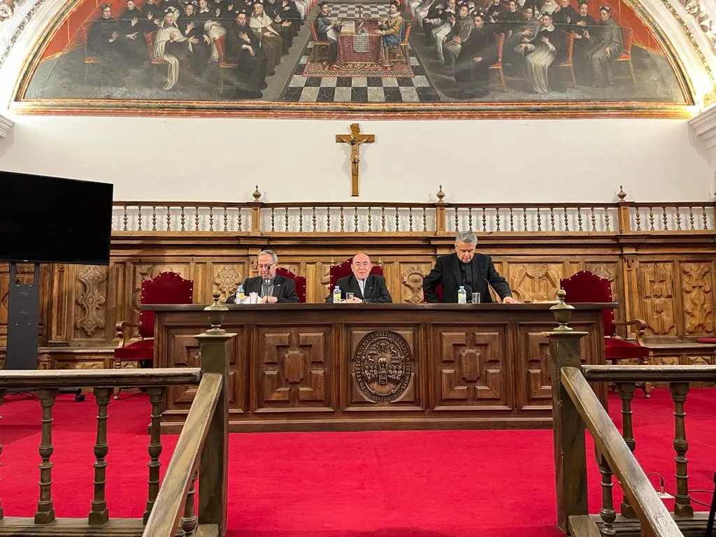 Fernando Valera, obispo de Zamora, participa en un Simposio sobre la espiritualidad del presbítero