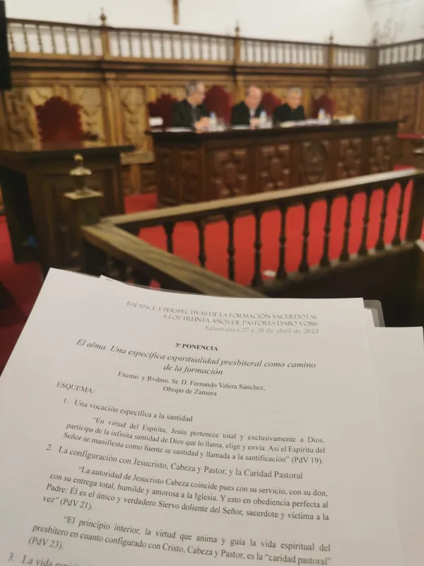 Fernando Valera, obispo de Zamora, participa en un Simposio sobre la espiritualidad del presbítero