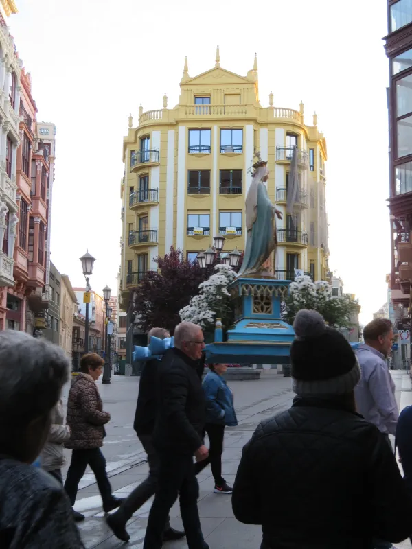 Caminamos con María, Reina de La Paz