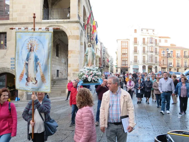 Caminamos con María, Reina de La Paz