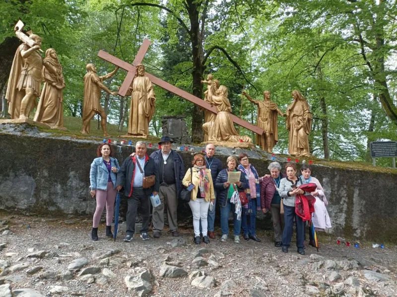 La Hermandad Ferroviaria Católica peregrina con su consiliario a Lourdes