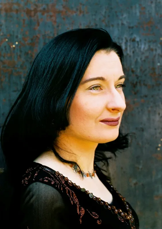 Agnieszka Budzi?ska-Bennett