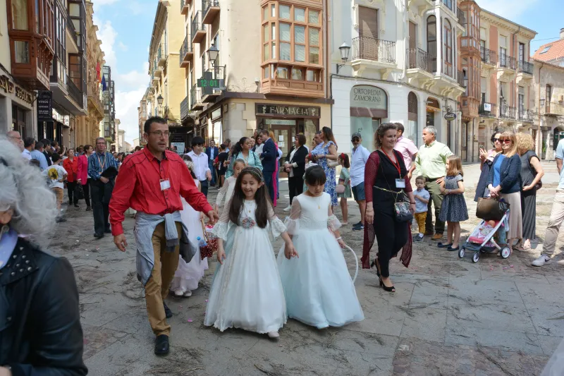 Un Corpus que dejó pequeña la Catedral