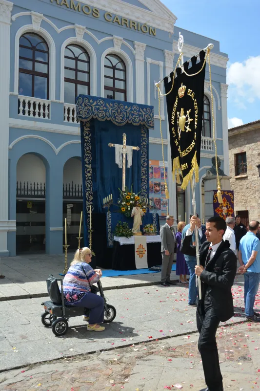Un Corpus que dejó pequeña la Catedral