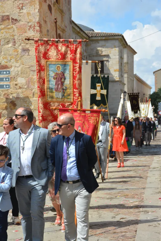 Un Corpus que dejó pequeña la Catedral