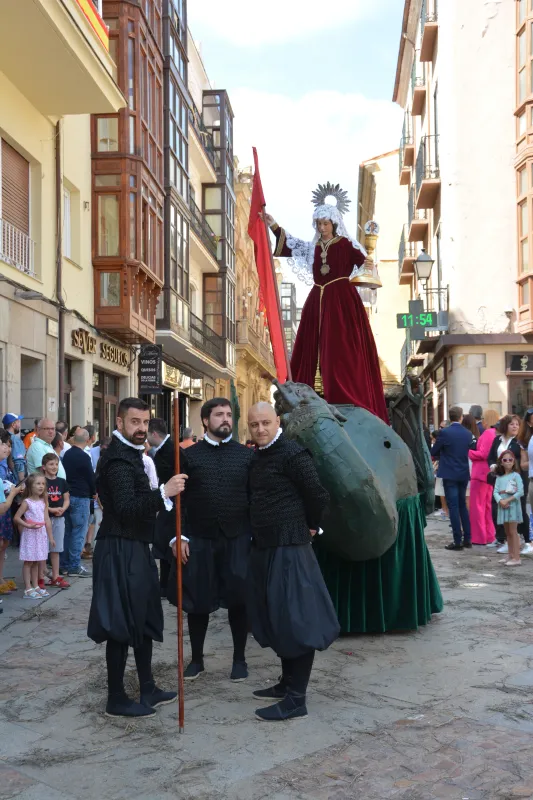 Un Corpus que dejó pequeña la Catedral