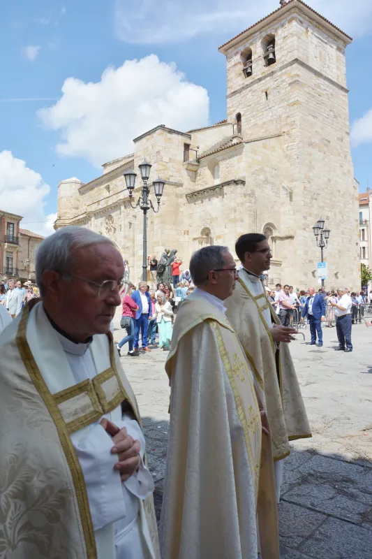 Un Corpus que dejó pequeña la Catedral