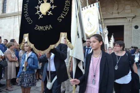 Procesión de Nuestra Madre coronada