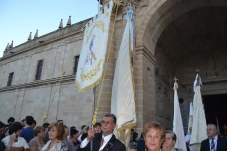 Procesión de Nuestra Madre coronada