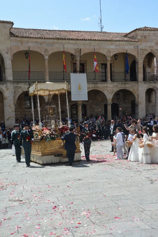 Un Corpus que dejó pequeña la Catedral