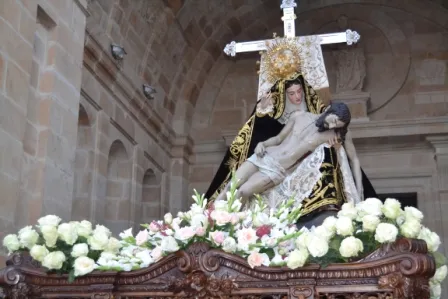 Procesión de Nuestra Madre coronada