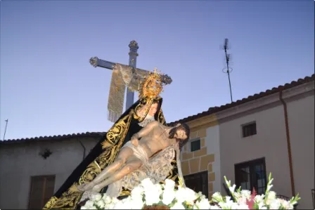 Procesión de Nuestra Madre coronada