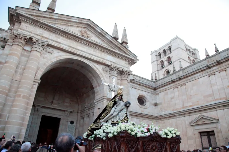 Procesión de Nuestra Madre coronada