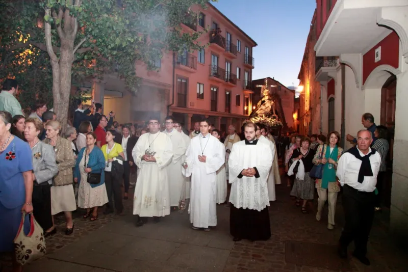 Procesión de Nuestra Madre coronada