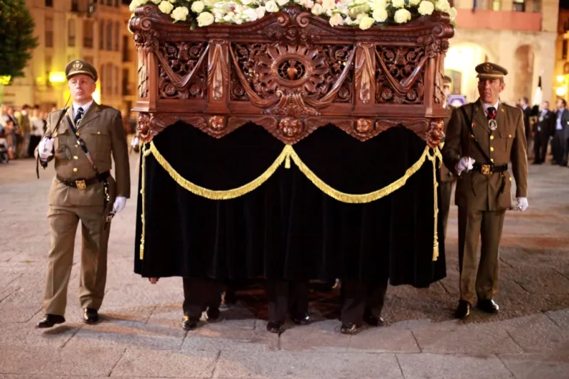 Procesión de Nuestra Madre coronada