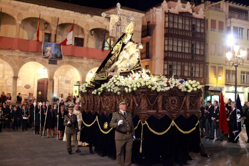 Procesión de Nuestra Madre coronada