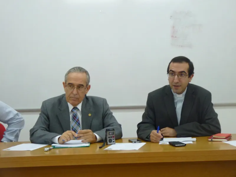 Charla de Antonio Rojas