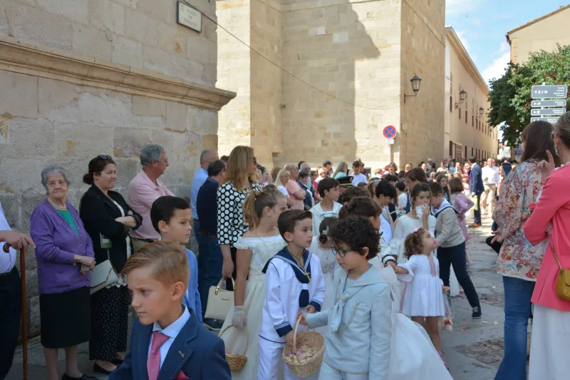 Un Corpus que dejó pequeña la Catedral