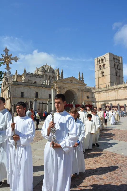 Un Corpus que dejó pequeña la Catedral