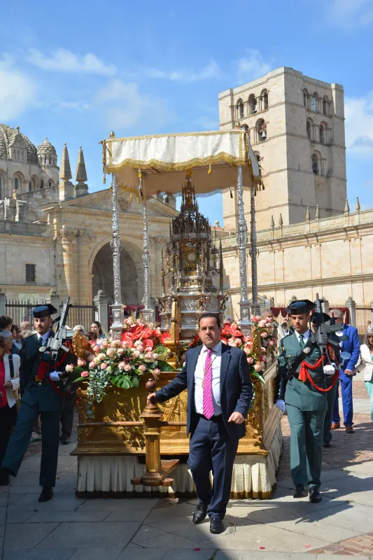 Un Corpus que dejó pequeña la Catedral