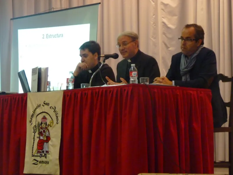 Presentación del nuevo Catecismo por Juan L. Martín