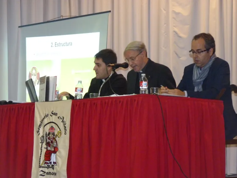 Presentación del nuevo Catecismo por Juan L. Martín