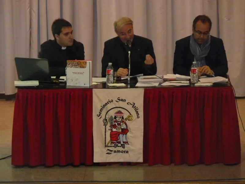 Presentación del nuevo Catecismo por Juan L. Martín