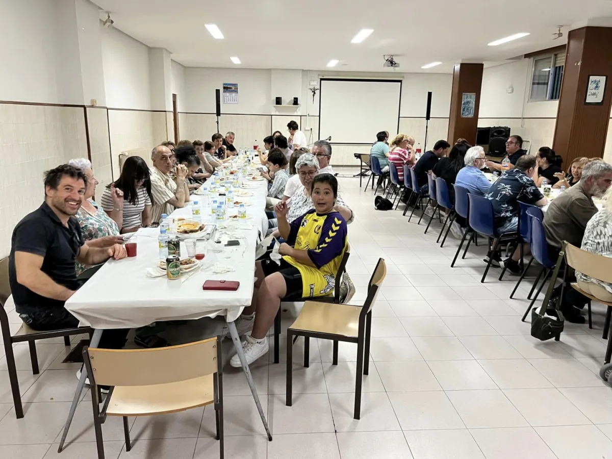 El venezolano Gerson ameniza el final del curso pastoral en la parroquia de San José Obrero