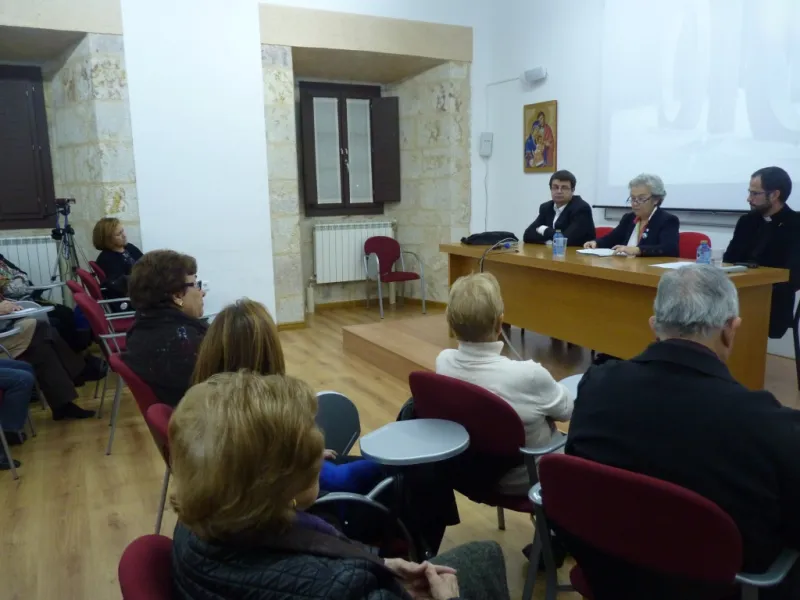Charla de la presidenta de Manos Unidas