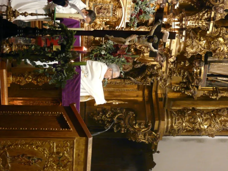 El obispo preside la vigilia de la Inmaculada en la iglesia de San Torcuato