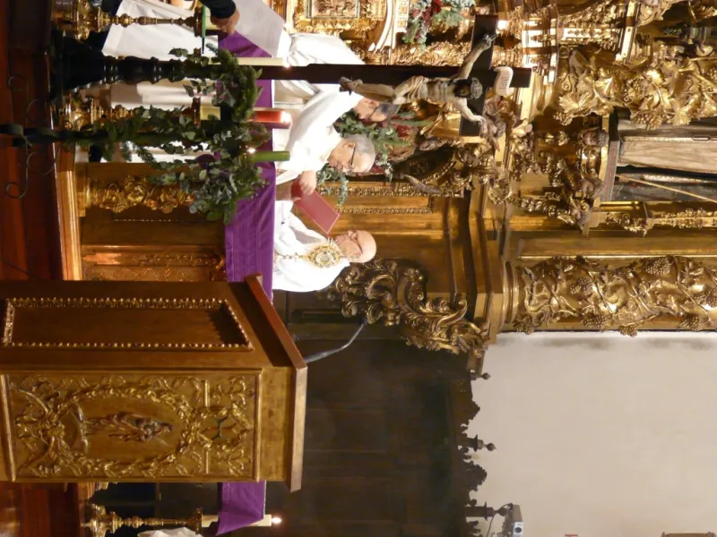 El obispo preside la vigilia de la Inmaculada en la iglesia de San Torcuato