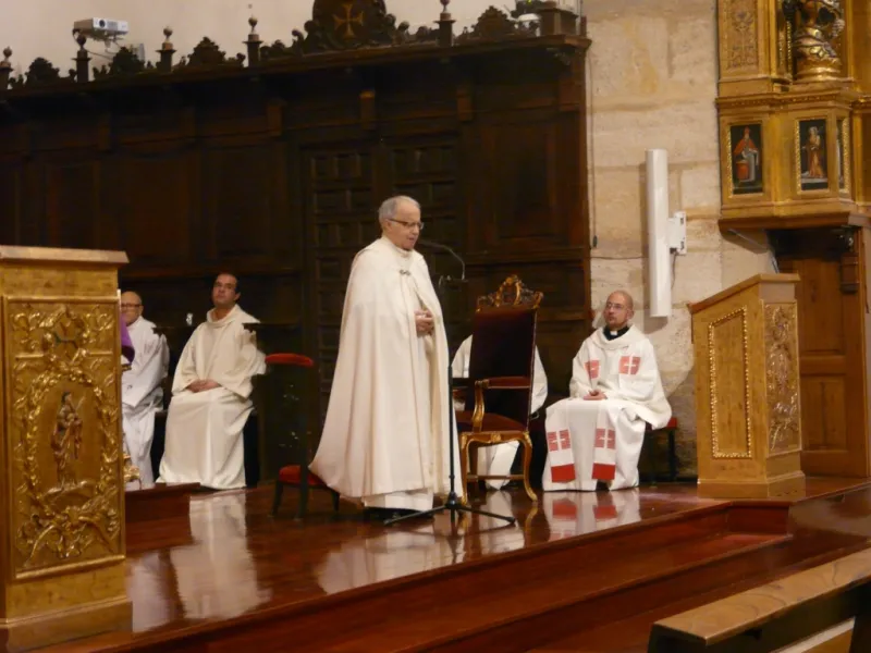 El obispo preside la vigilia de la Inmaculada en la iglesia de San Torcuato
