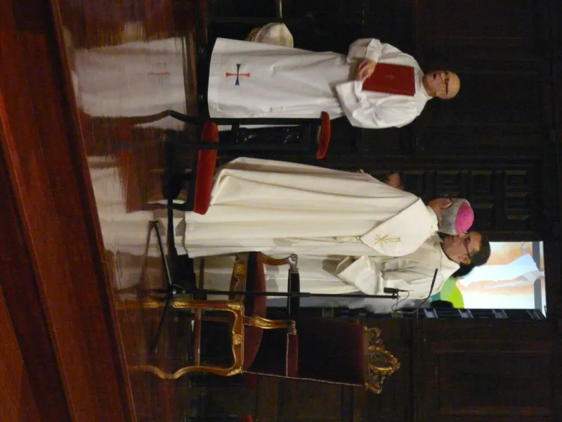 El obispo preside la vigilia de la Inmaculada en la iglesia de San Torcuato