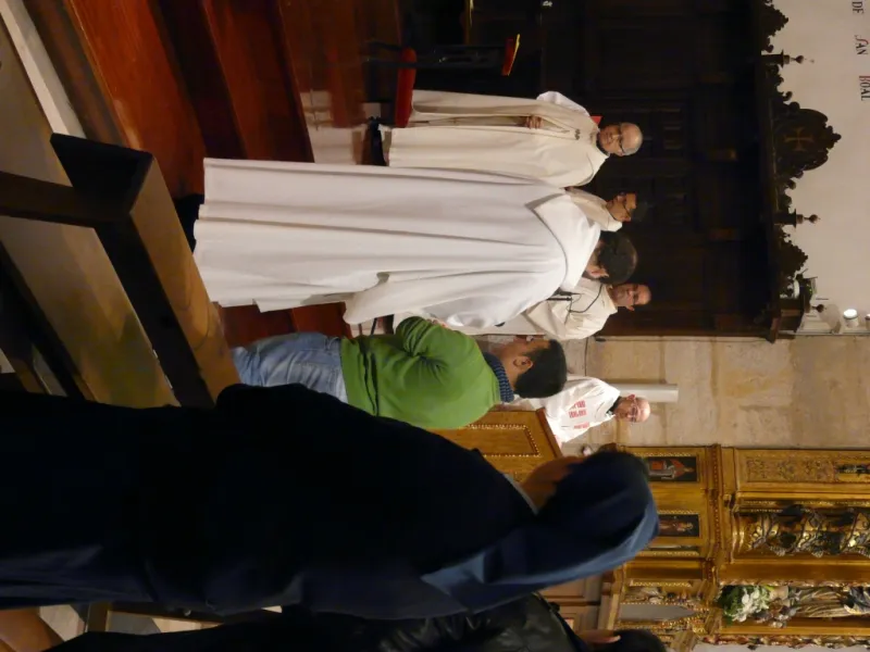 El obispo preside la vigilia de la Inmaculada en la iglesia de San Torcuato