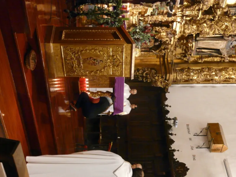El obispo preside la vigilia de la Inmaculada en la iglesia de San Torcuato