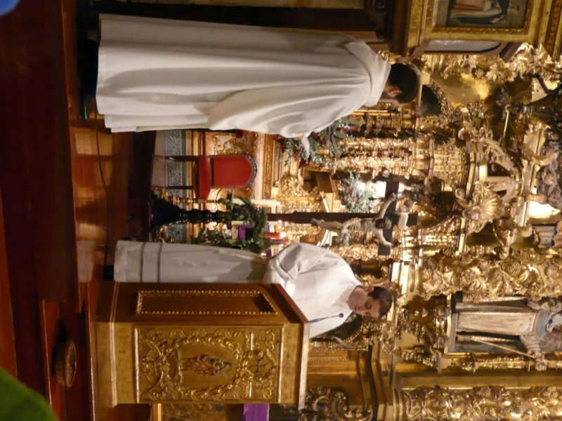 El obispo preside la vigilia de la Inmaculada en la iglesia de San Torcuato