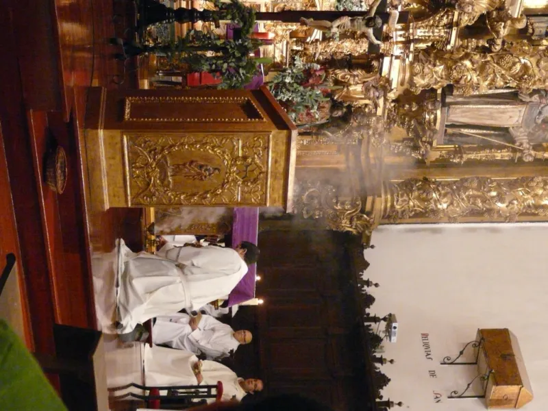 El obispo preside la vigilia de la Inmaculada en la iglesia de San Torcuato