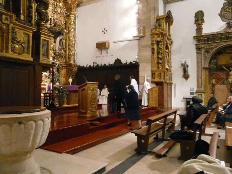 El obispo preside la vigilia de la Inmaculada en la iglesia de San Torcuato