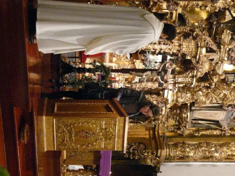 El obispo preside la vigilia de la Inmaculada en la iglesia de San Torcuato