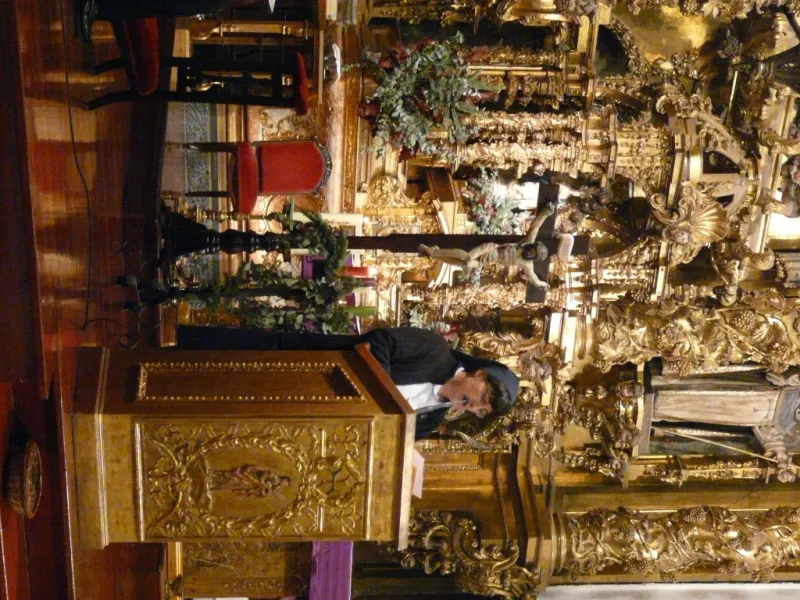 El obispo preside la vigilia de la Inmaculada en la iglesia de San Torcuato