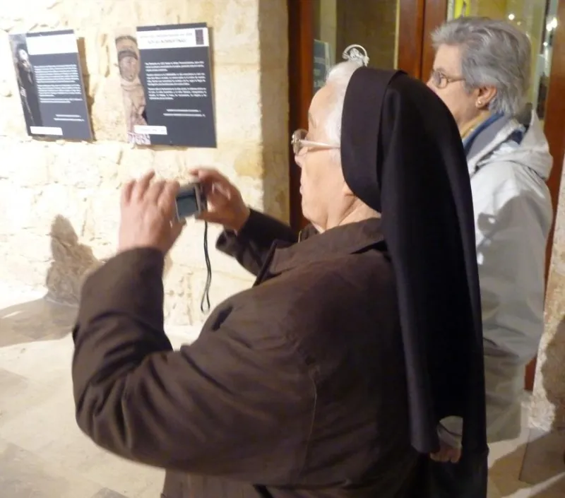 Inauguración de la exposición de CONFER