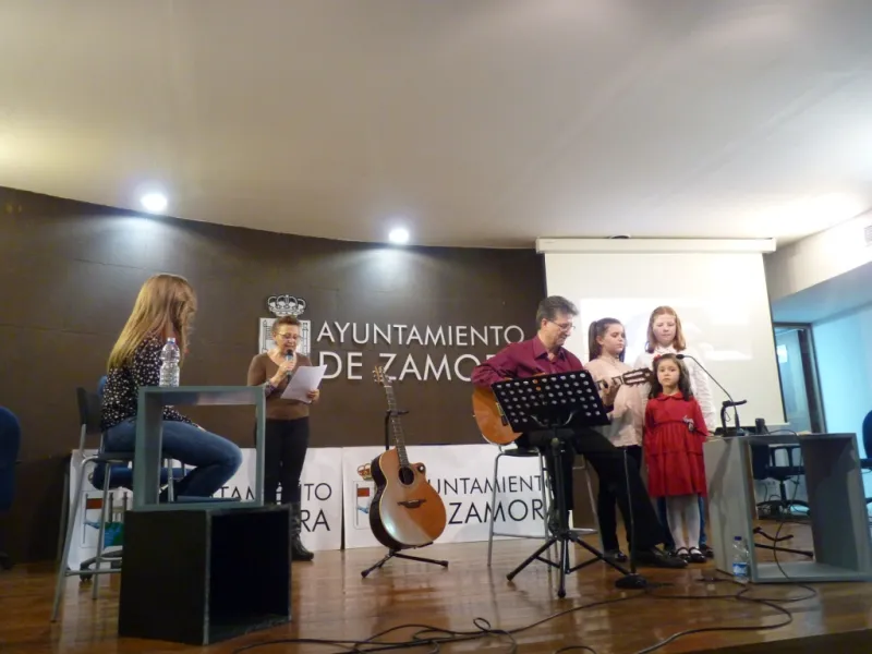 Presentación del CD "Juntos Andemos" y la revista "Estar" con motivo del V Centenario de Santa Teres